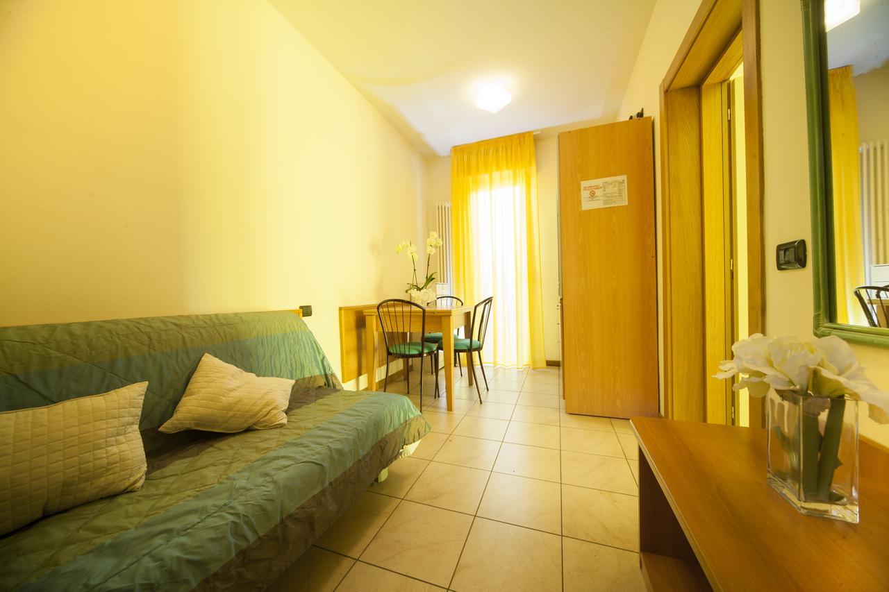 Residence Il Capodoglio Rimini Luaran gambar